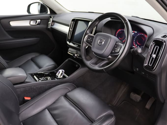 2025 Volvo Xc40