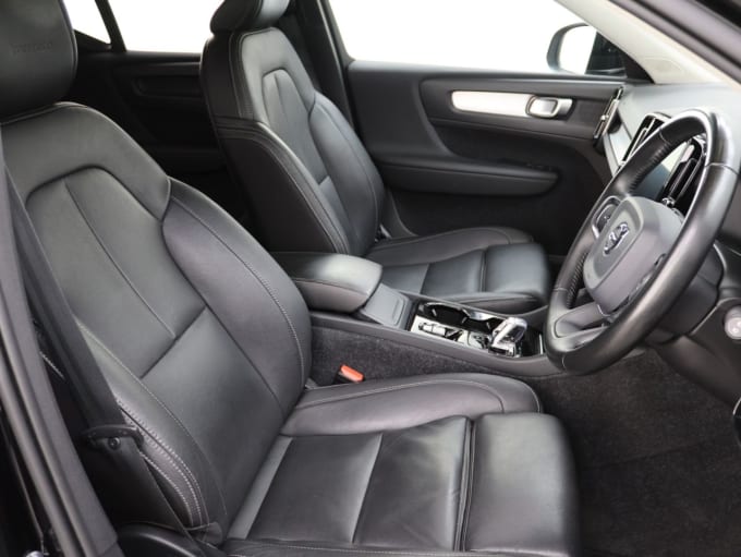 2025 Volvo Xc40