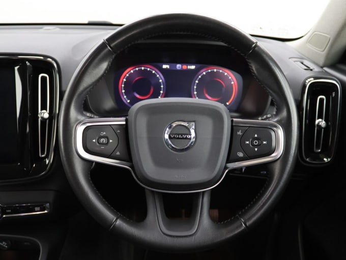 2025 Volvo Xc40