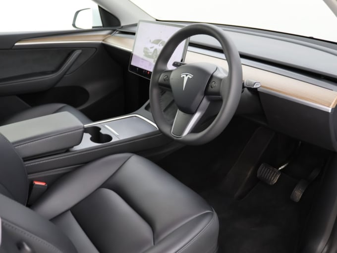 2025 Tesla Model Y
