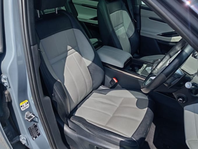 2025 Land Rover Range Rover Evoque