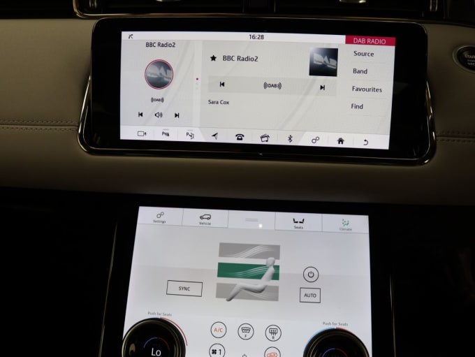 2025 Land Rover Range Rover Evoque