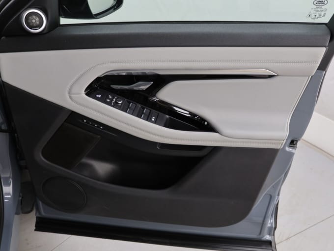 2025 Land Rover Range Rover Evoque