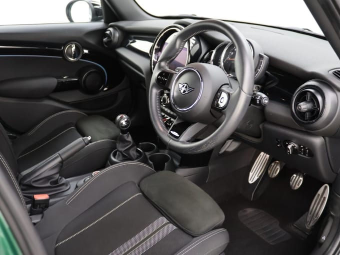 2025 Mini Hatch