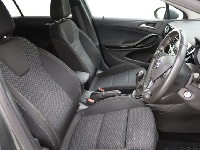 2025 Vauxhall Astra