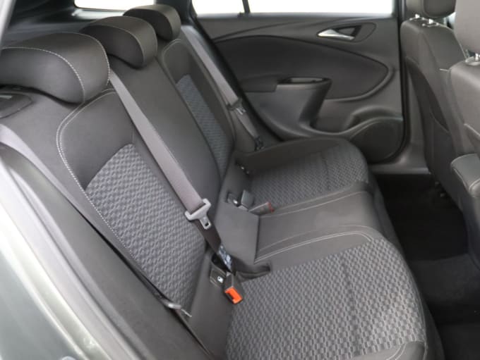 2025 Vauxhall Astra