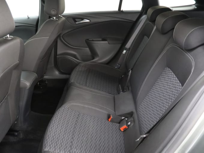 2025 Vauxhall Astra