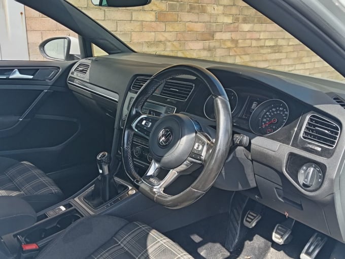 2025 Volkswagen Golf