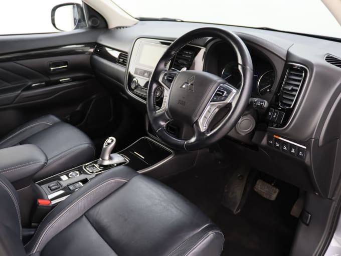 2025 Mitsubishi Outlander