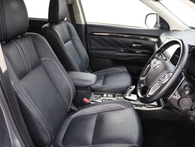 2025 Mitsubishi Outlander