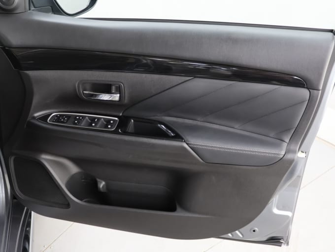 2025 Mitsubishi Outlander