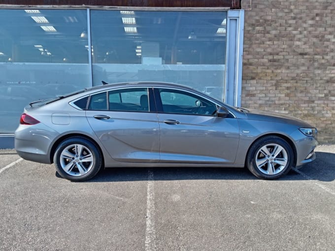 2025 Vauxhall Insignia