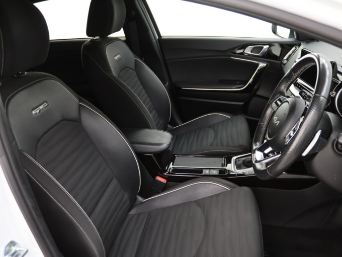 2025 Kia Proceed