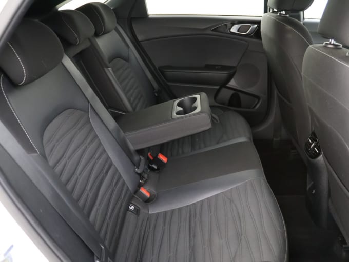 2025 Kia Proceed