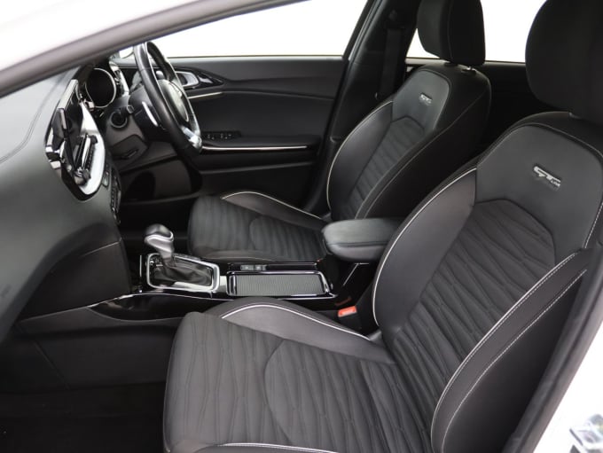 2025 Kia Proceed