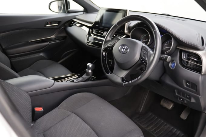 2025 Toyota C-hr