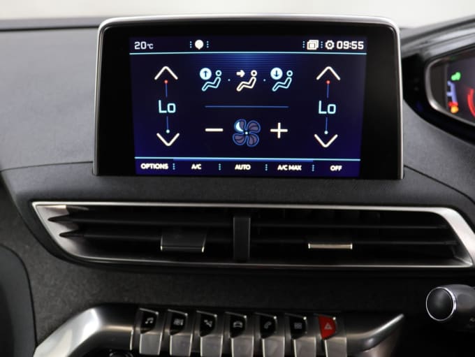 2025 Peugeot 3008