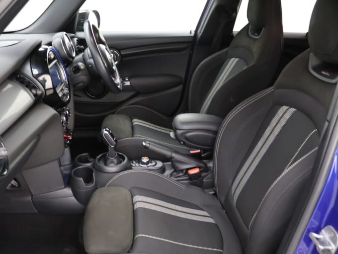 2025 Mini Hatch
