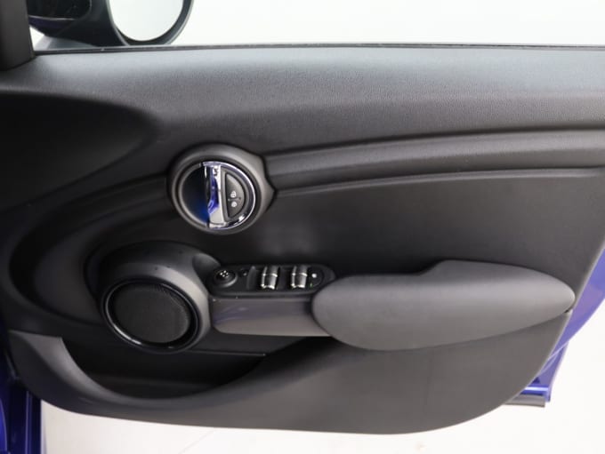 2025 Mini Hatch