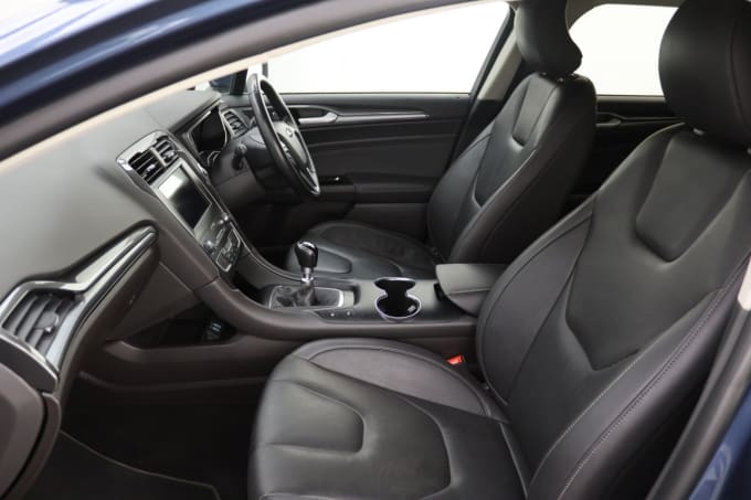 2025 Ford Mondeo