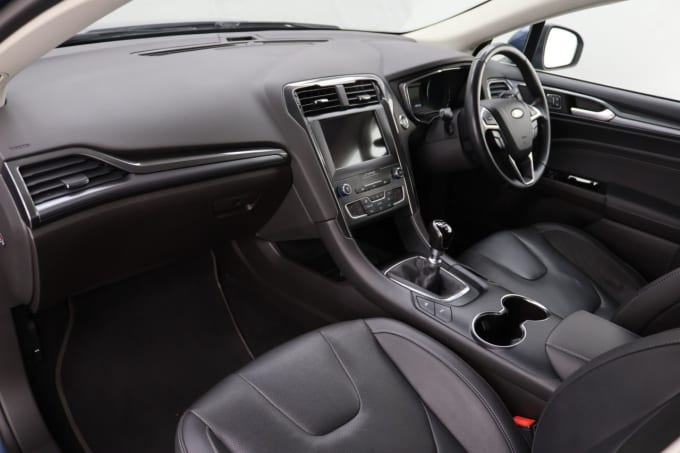 2025 Ford Mondeo