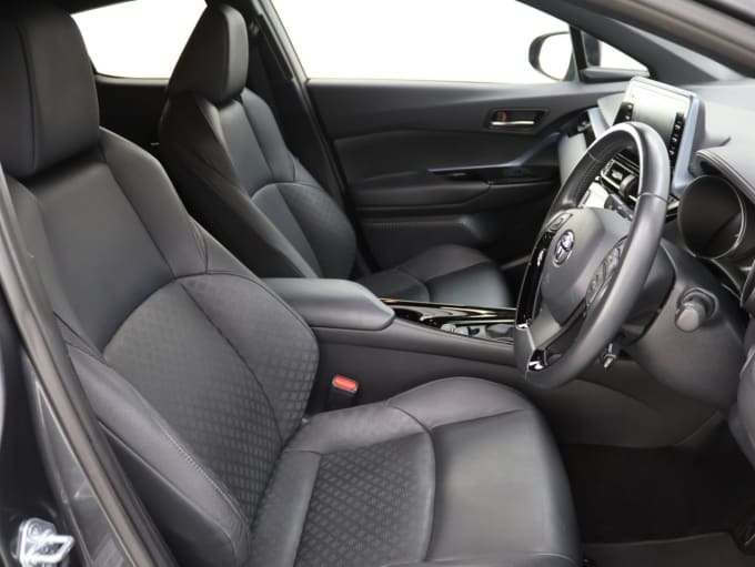 2025 Toyota C-hr