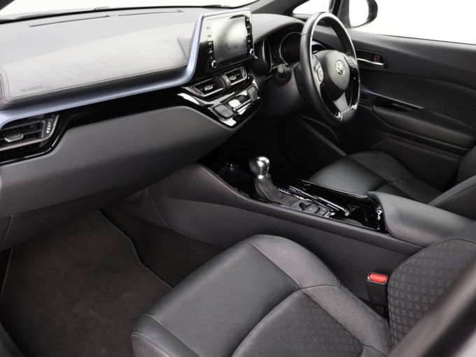 2025 Toyota C-hr