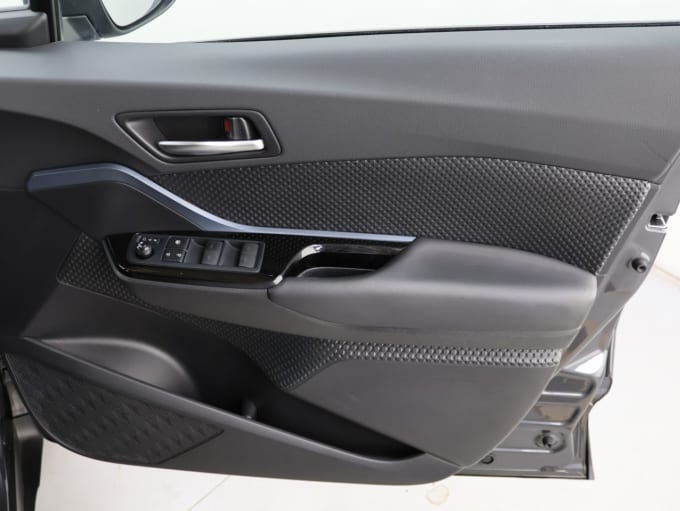 2025 Toyota C-hr