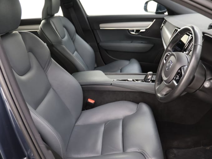 2020 Volvo V90