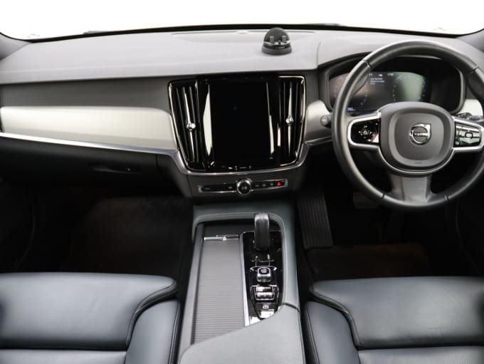 2020 Volvo V90