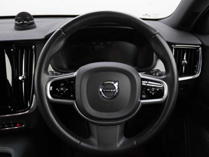 2020 Volvo V90
