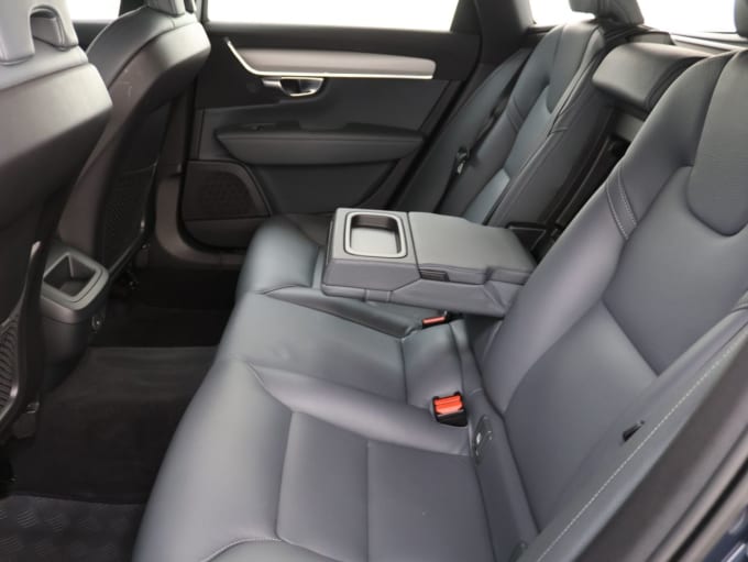 2020 Volvo V90