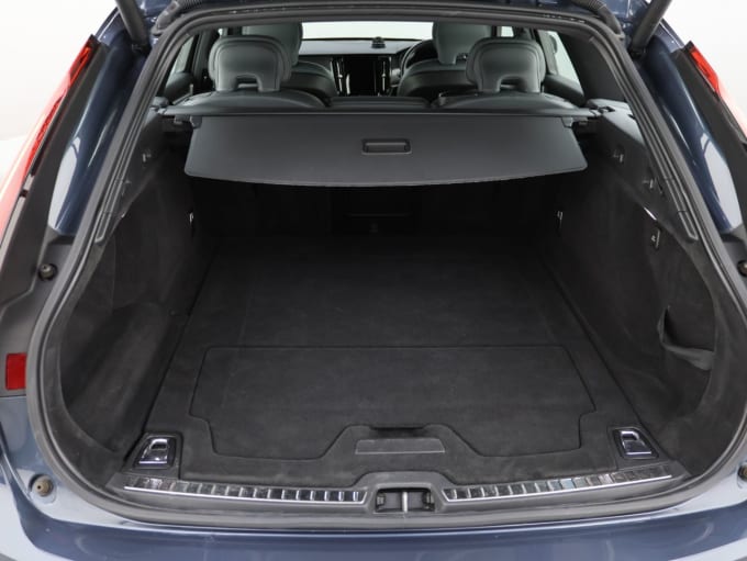 2020 Volvo V90