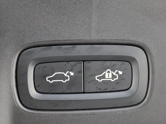 2020 Volvo V90