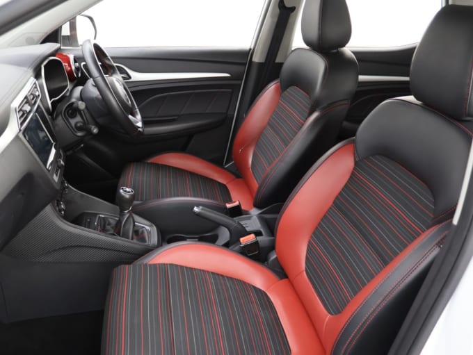 2025 Mg Mg Zs