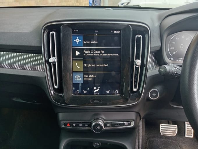 2025 Volvo Xc40