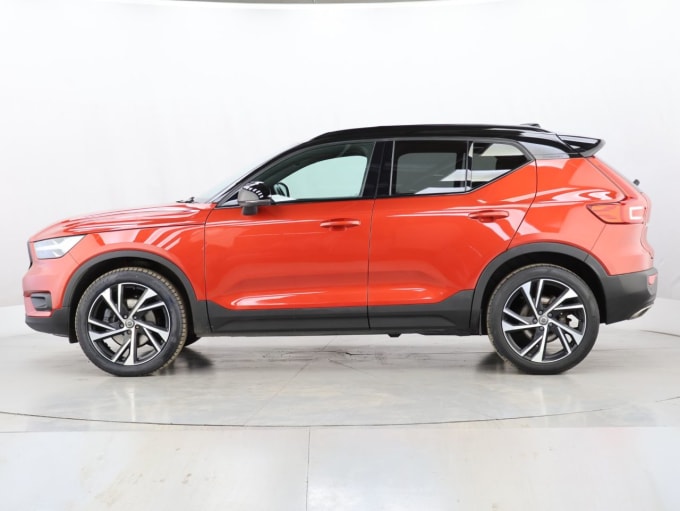 2025 Volvo Xc40