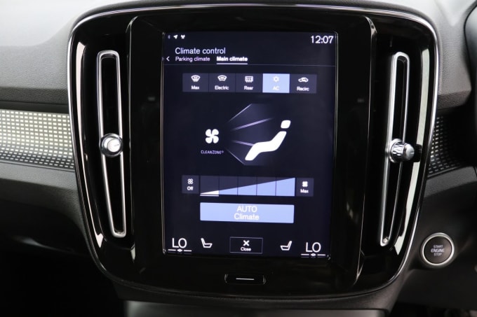 2025 Volvo Xc40
