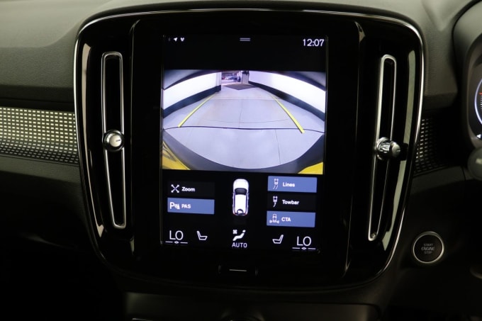 2025 Volvo Xc40