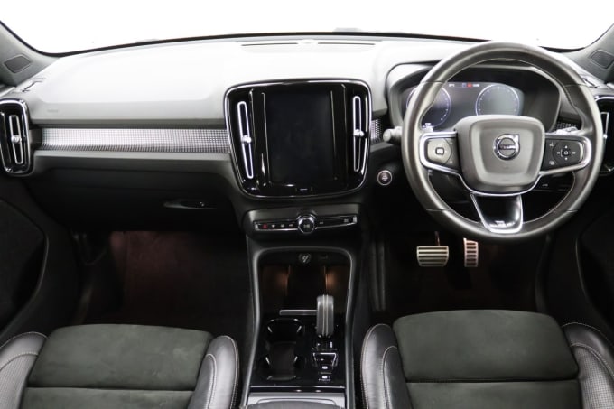 2025 Volvo Xc40
