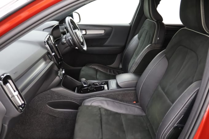 2025 Volvo Xc40