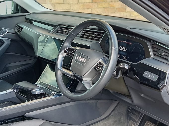 2025 Audi E-tron
