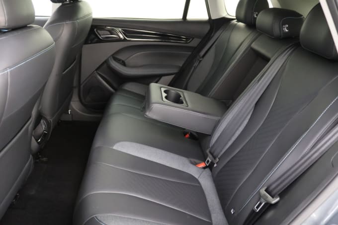 2025 Mg Mg 5