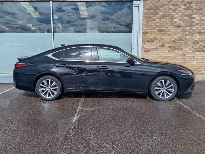 2025 Lexus Es
