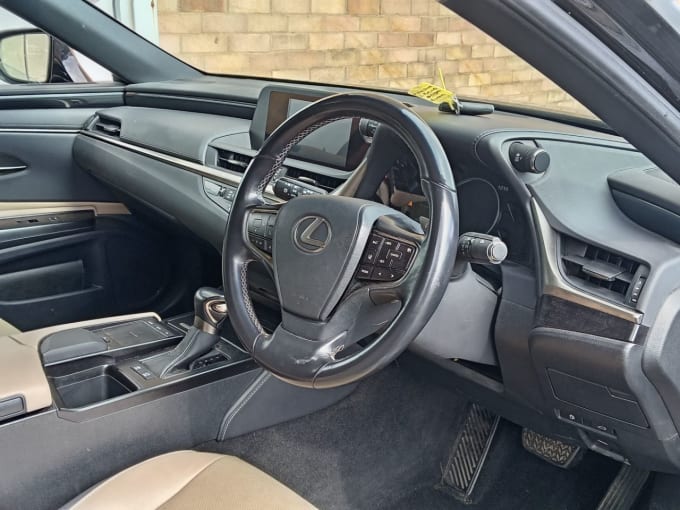 2025 Lexus Es