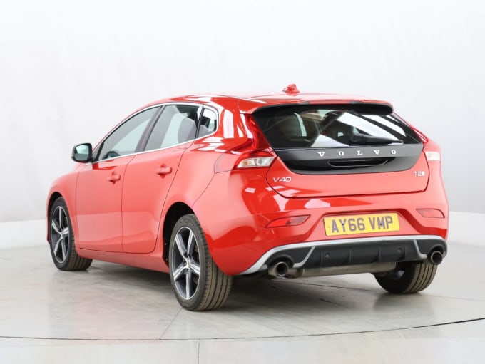 2025 Volvo V40