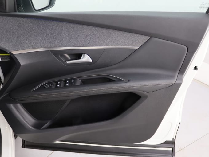 2025 Peugeot 3008