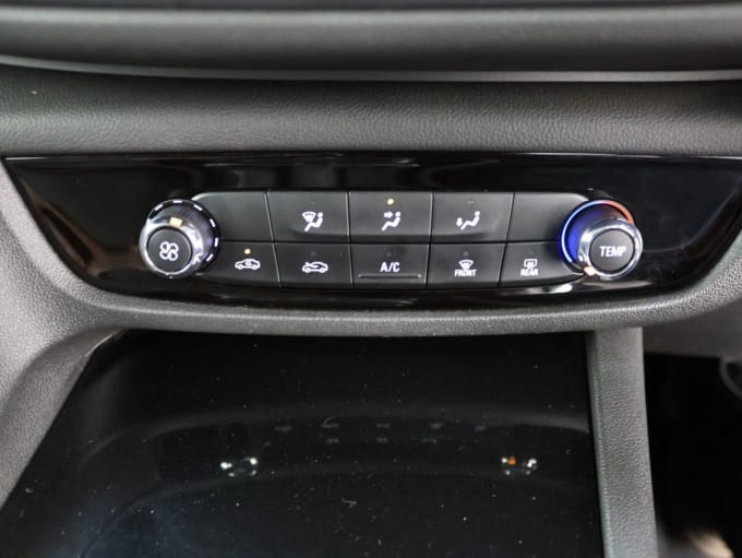 2025 Vauxhall Insignia