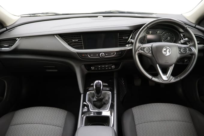 2025 Vauxhall Insignia