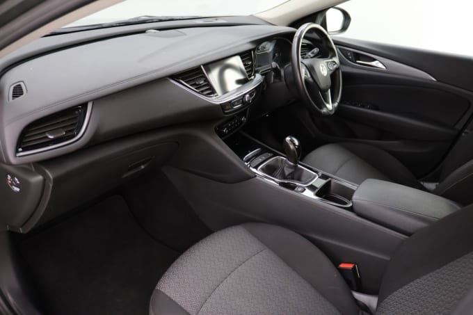 2025 Vauxhall Insignia